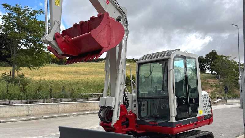 OmecoHub - TAKEUCHI TB175
